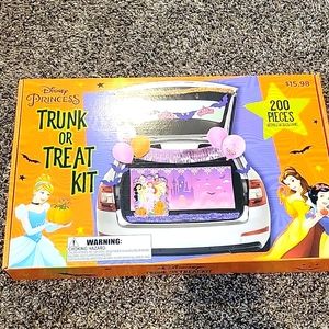 NIB Disney Princess Trunk or Treat kit 200 pieces